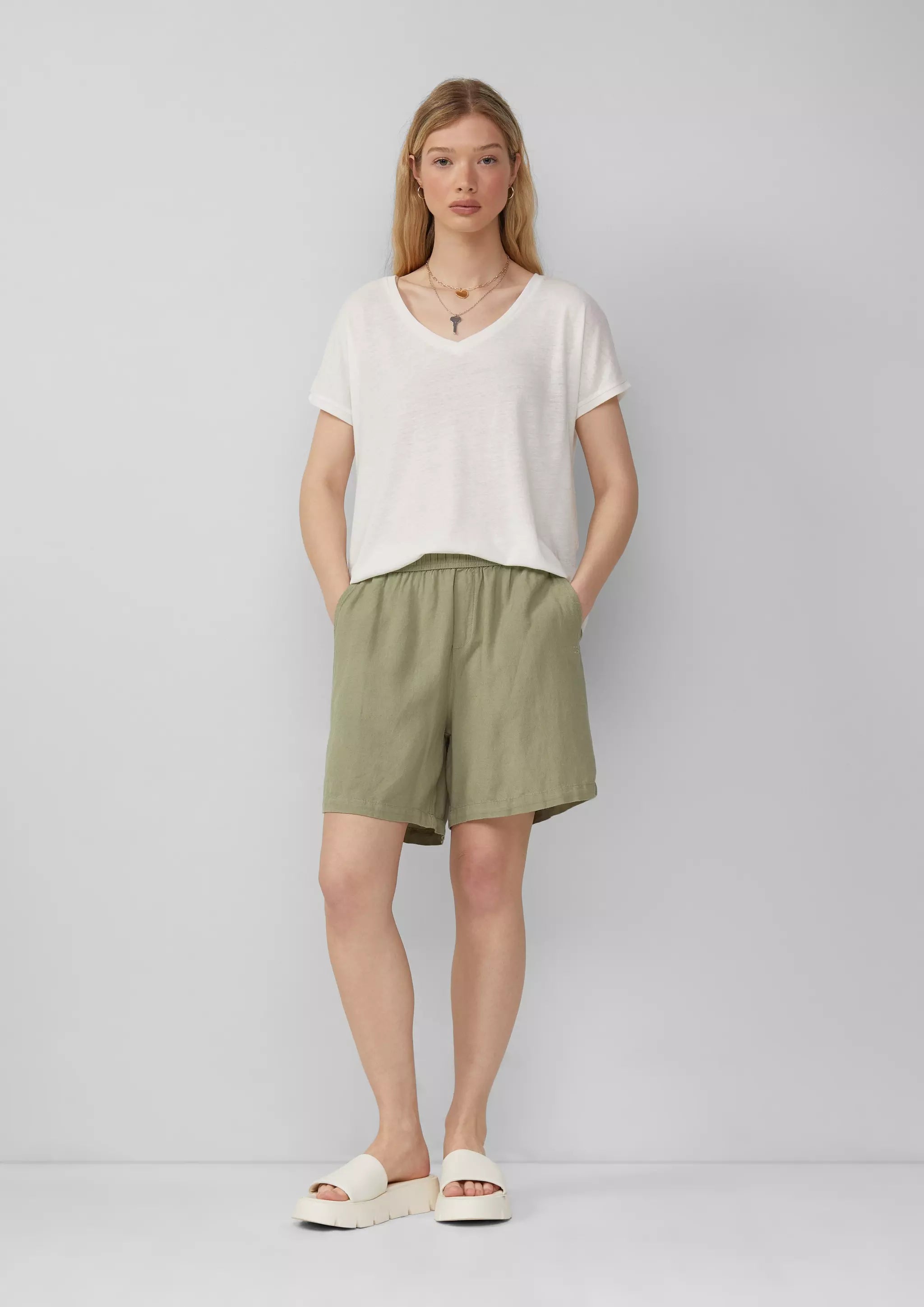 Q/S designed by s.Oliver Women's Linen-Blend Shorts - Elastic Waistband - Olive Green