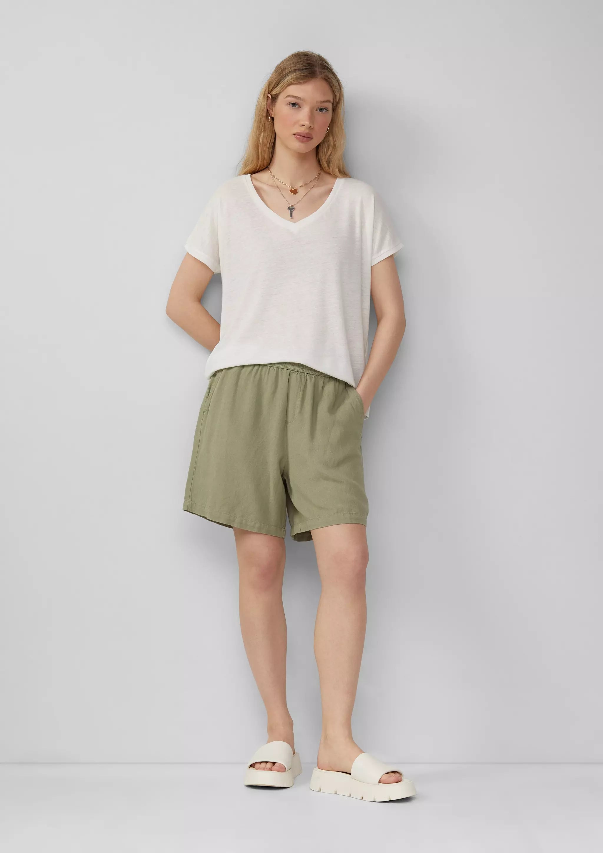 Q/S designed by s.Oliver Women's Linen-Blend Shorts - Elastic Waistband - Olive Green