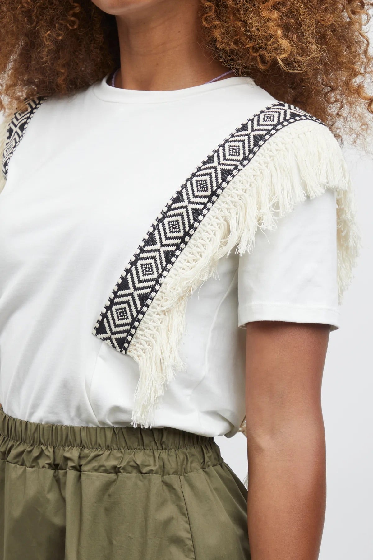 Sorbet Santi T-Shirt with Geometric Trim and Fringe