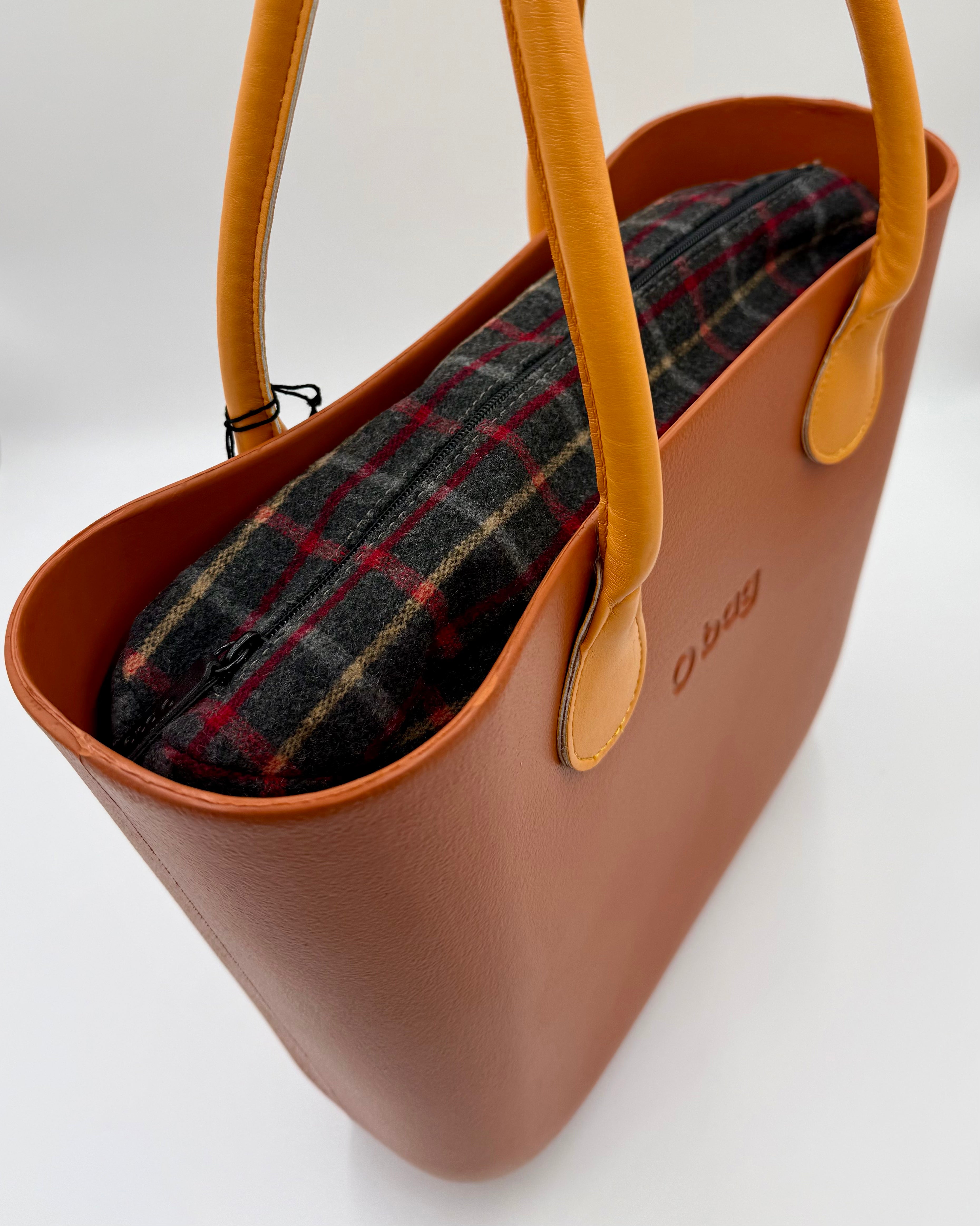 Bruciato O bag Classic – Beige/Nude Handbag with Checkered Zippered Interior