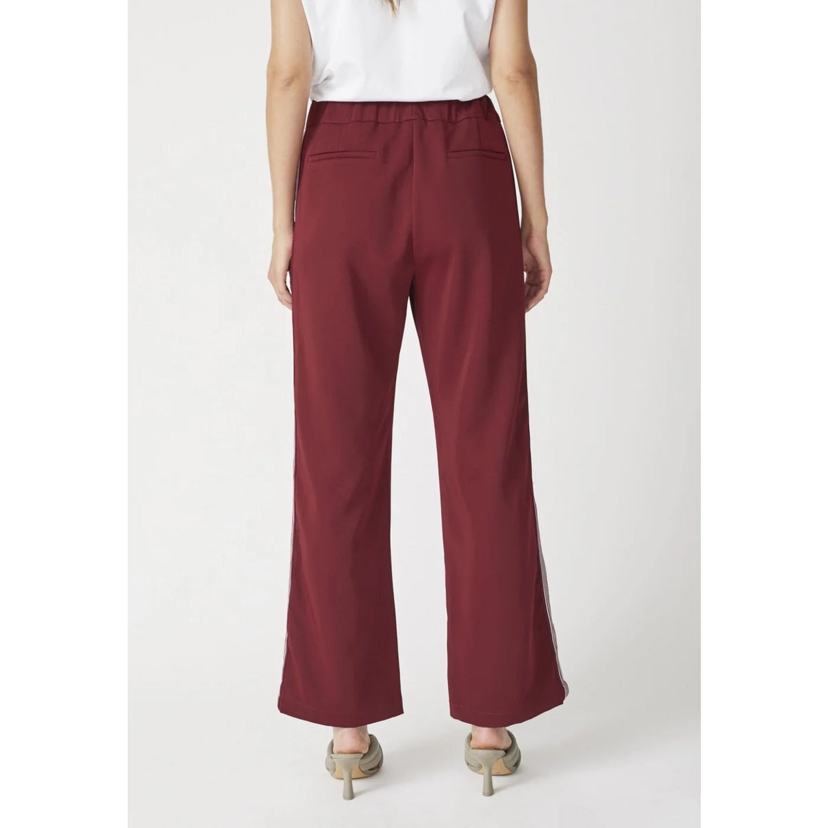 Co'couture Amina Crease Wide-Leg Trousers – Burgundy