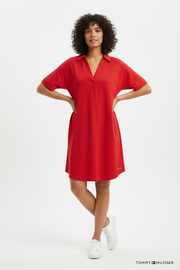 Tommy Hilfiger piros ing-ruha modellen